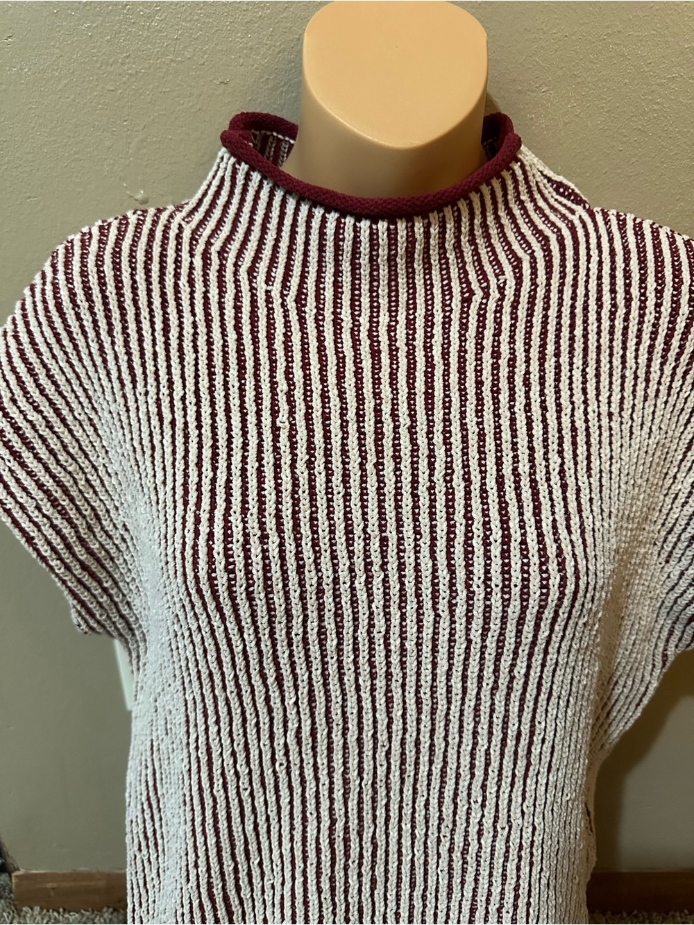 NewIn Striped Mock Neck Cap Sleeve Knit Top Fall Layering Burgundy Sweater L - Picture 7 of 7